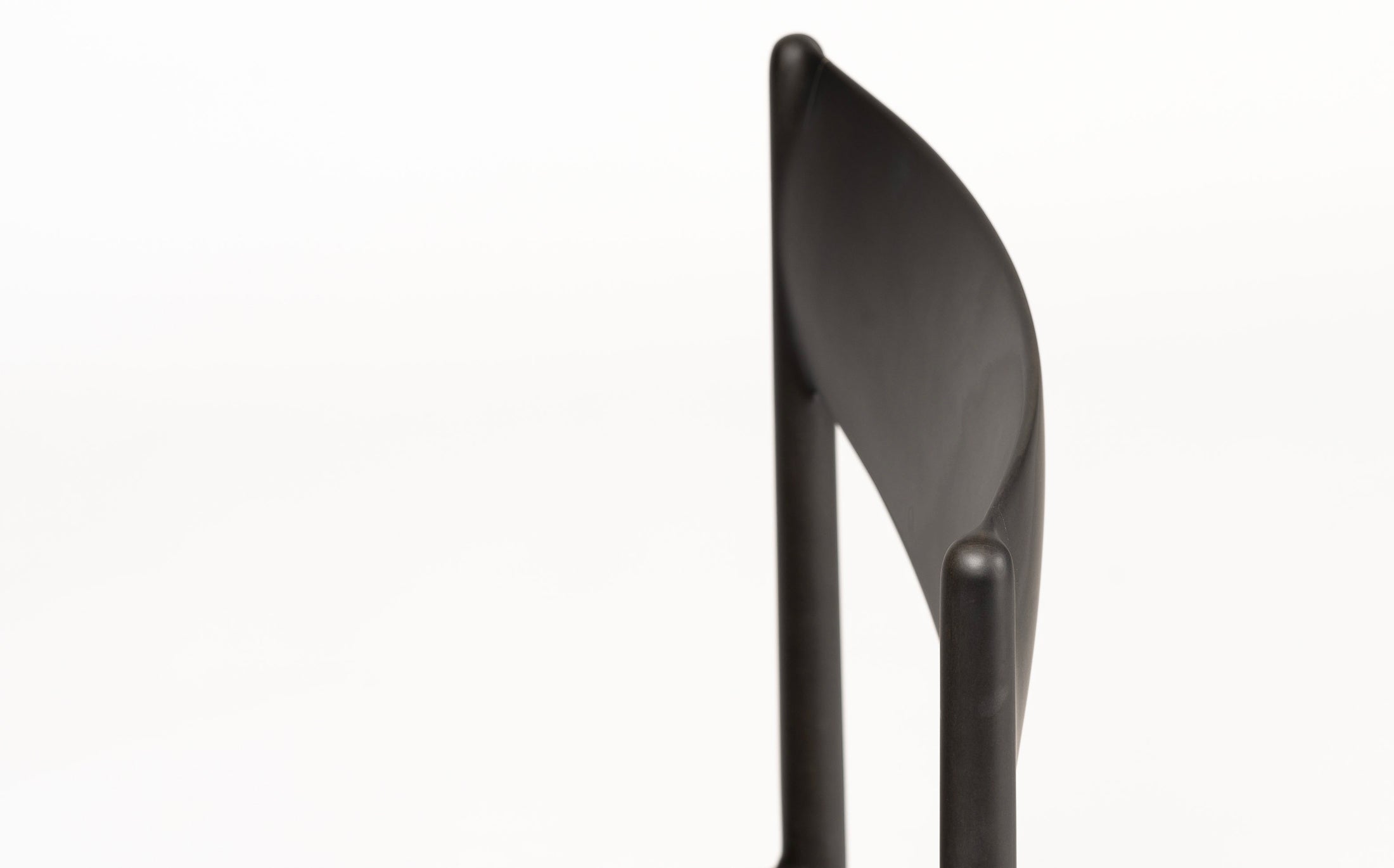 a chair on the vertical axis - sidechair - Charcoal grey