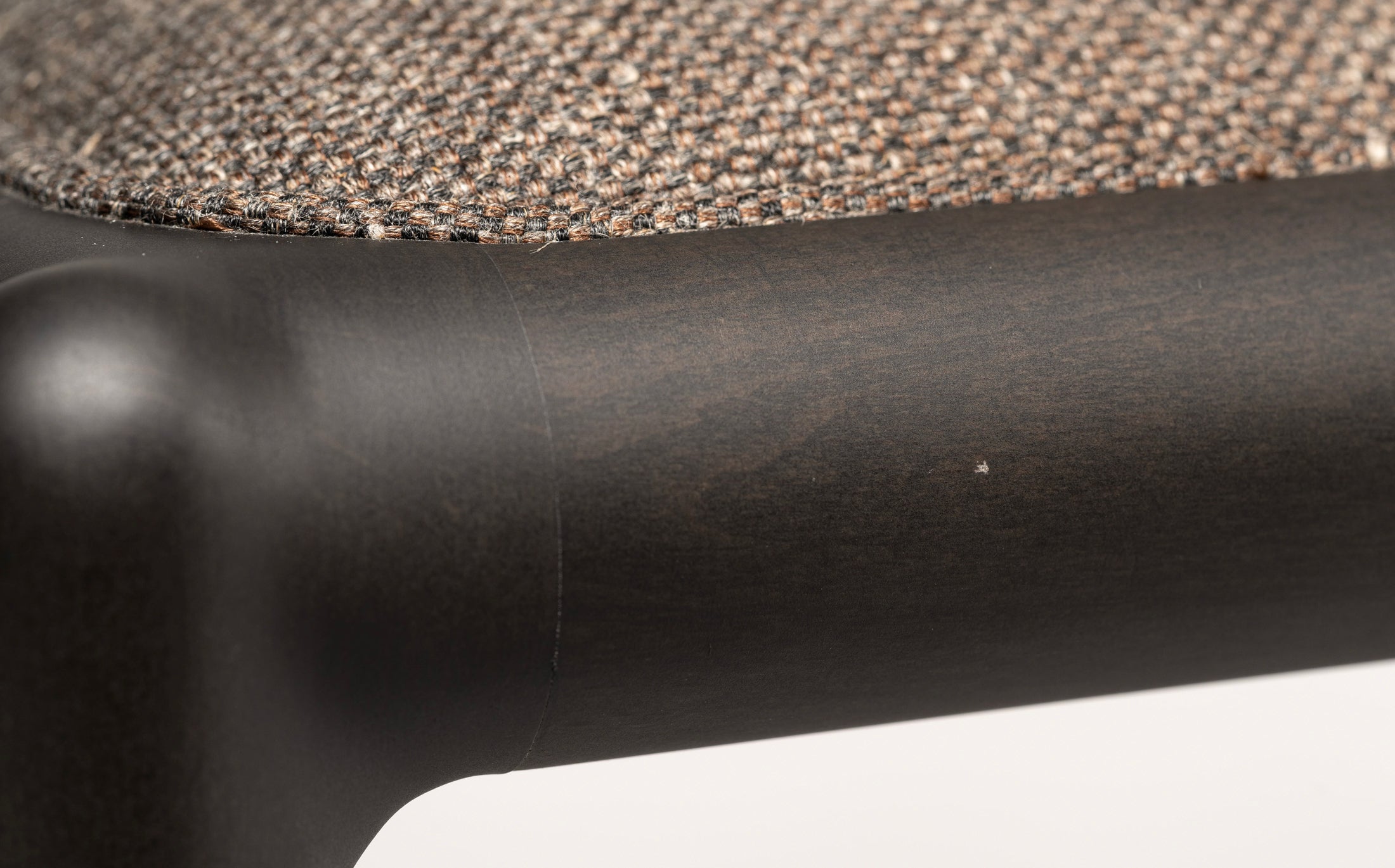 a chair on the vertical axis - sidechair - Charcoal grey