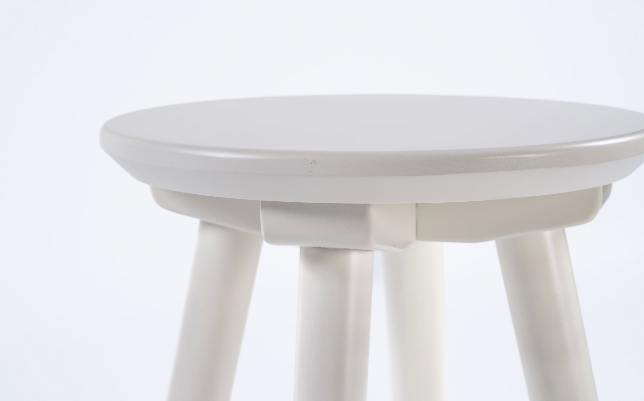 Dorf stool -Beech White