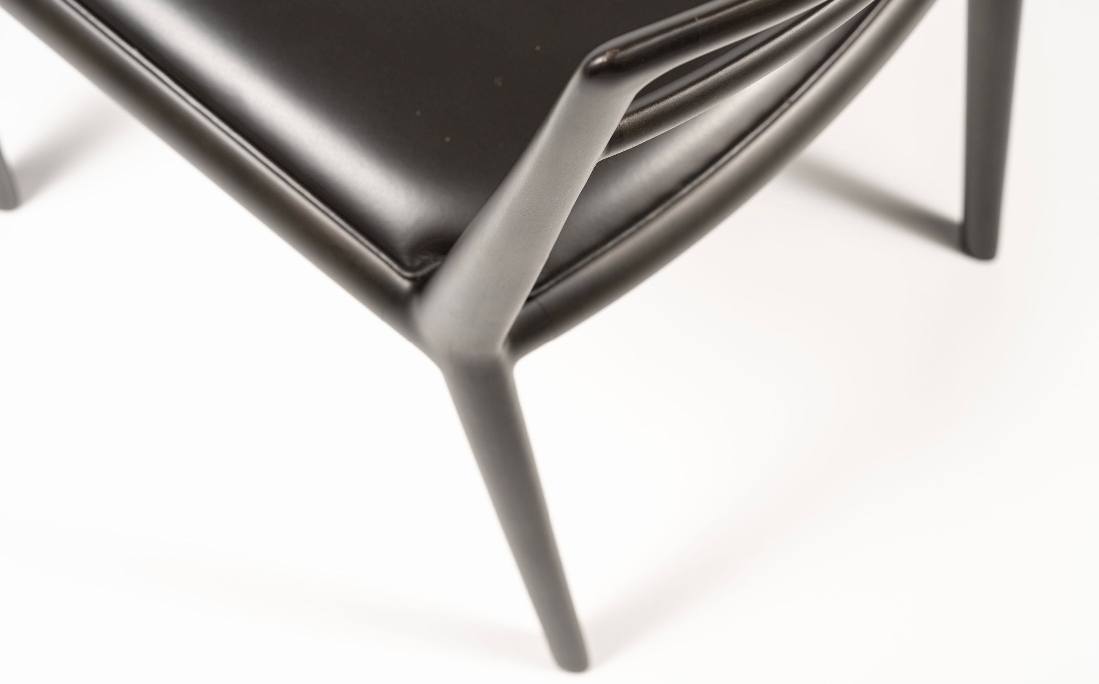 Twisted back - Charcoal grey