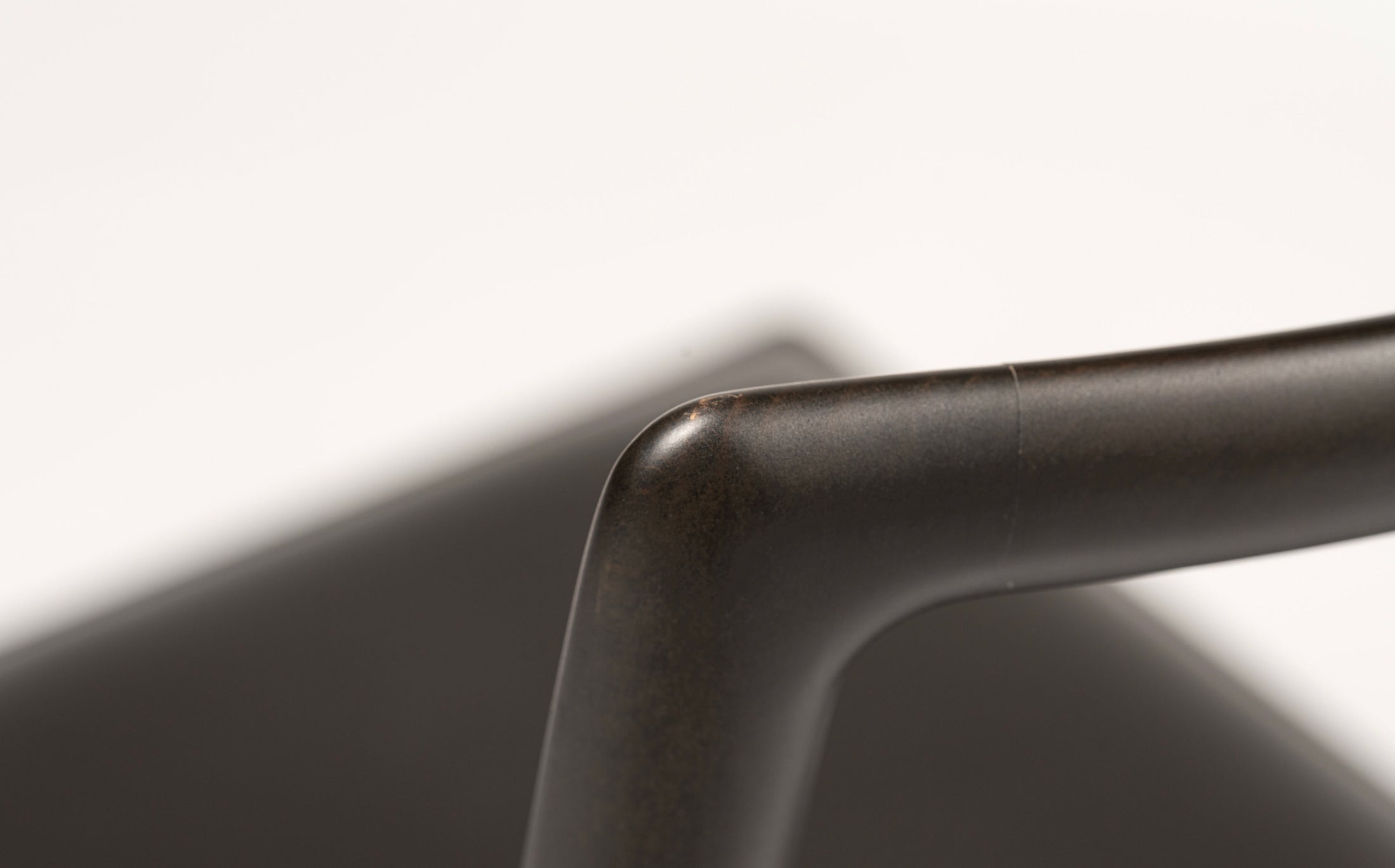 Twisted back - Charcoal grey