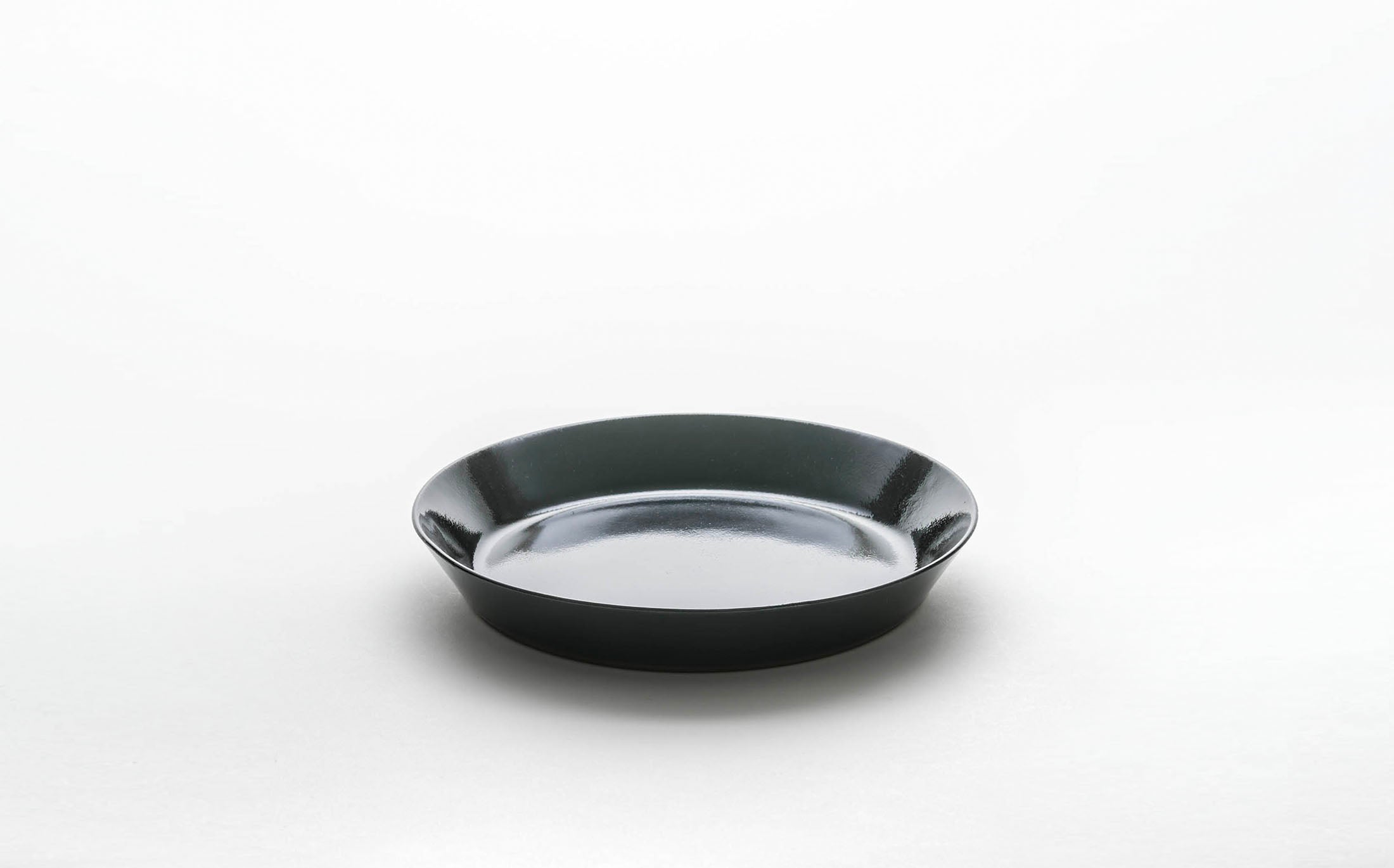 Hikari - Ceramic Black Zaffer - Round Plate