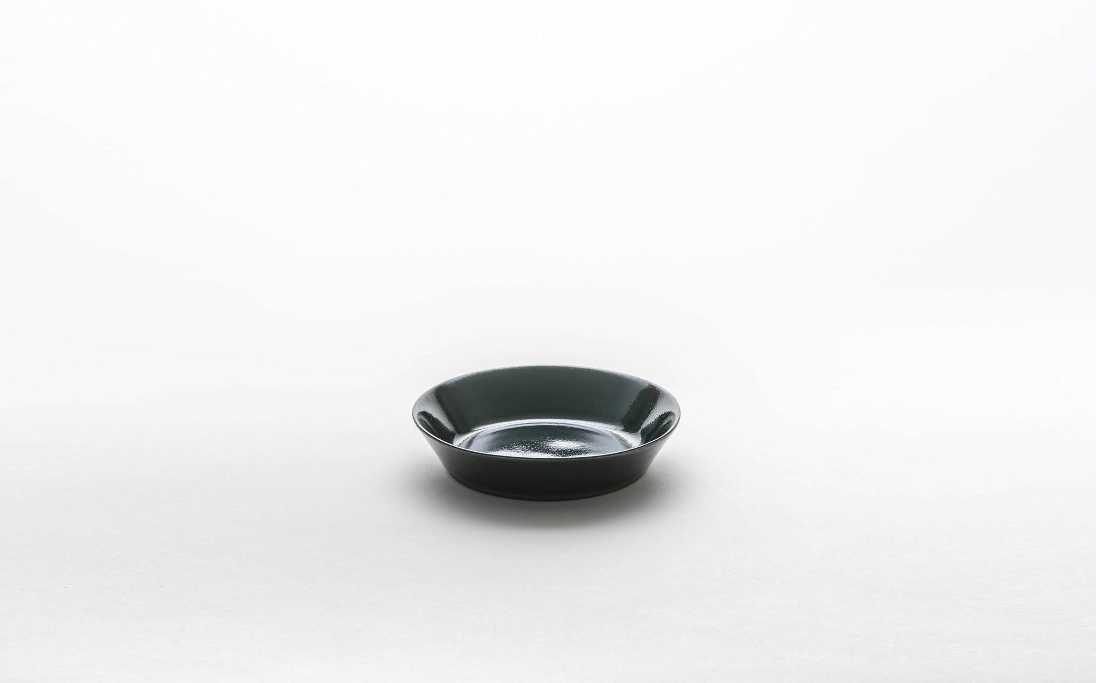 Hikari - Ceramic Black Zaffer - Round Plate