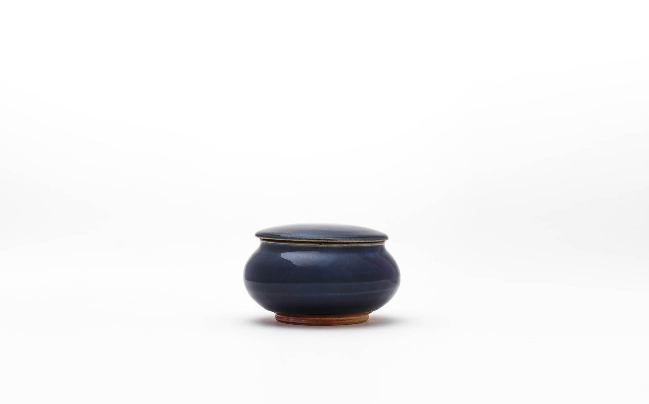 Iwami - Ceramic Blue - Flat Pot with Lid size4