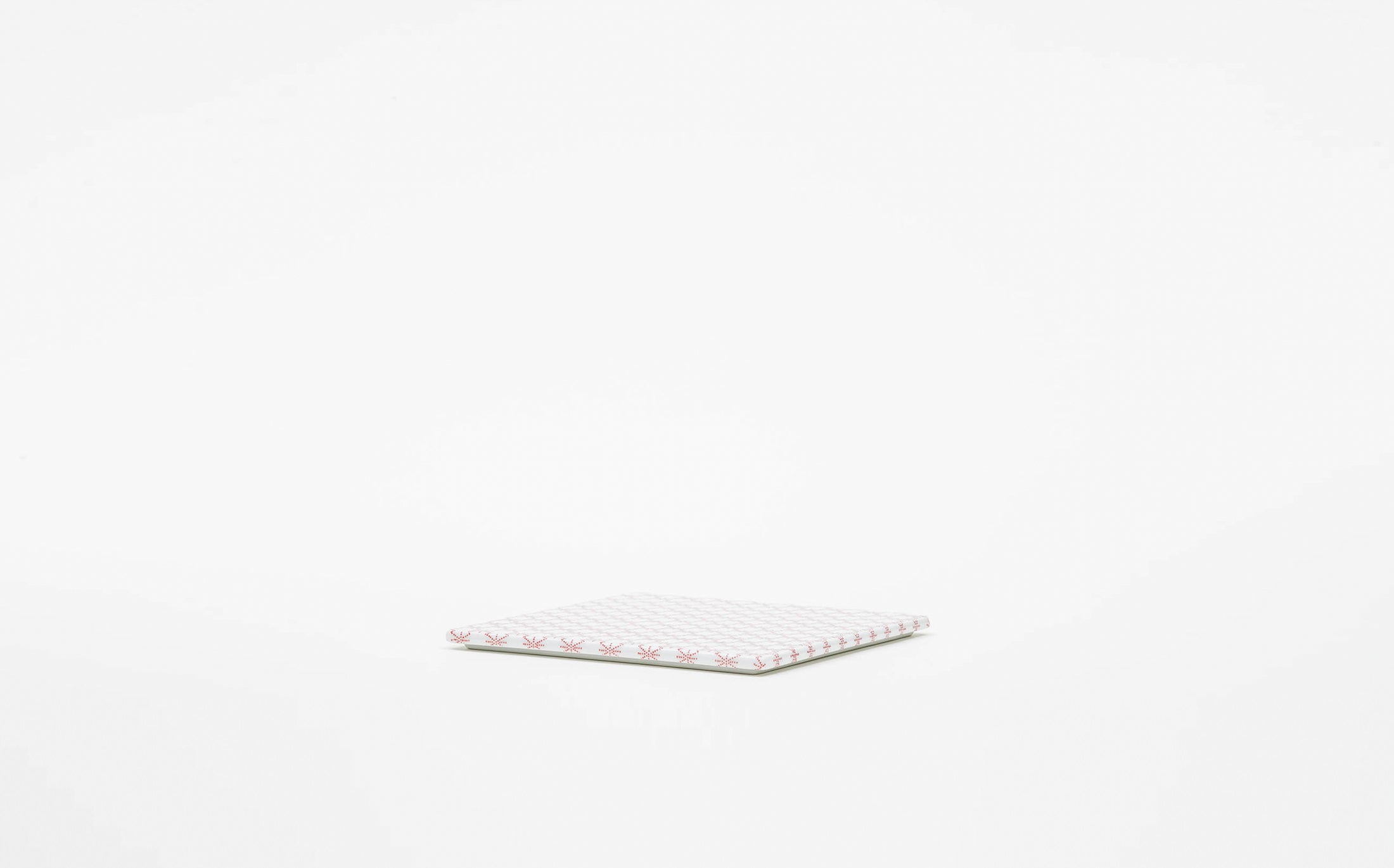 Ju-bako - Porcelain Tsunomatsukawabishi Red M #Size_square m