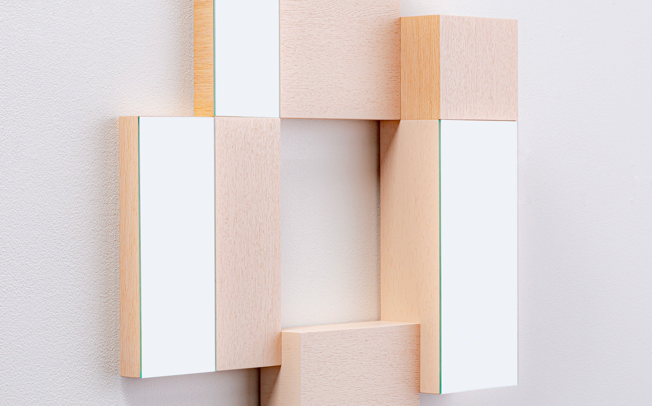 OBJEWELRY WALL 001