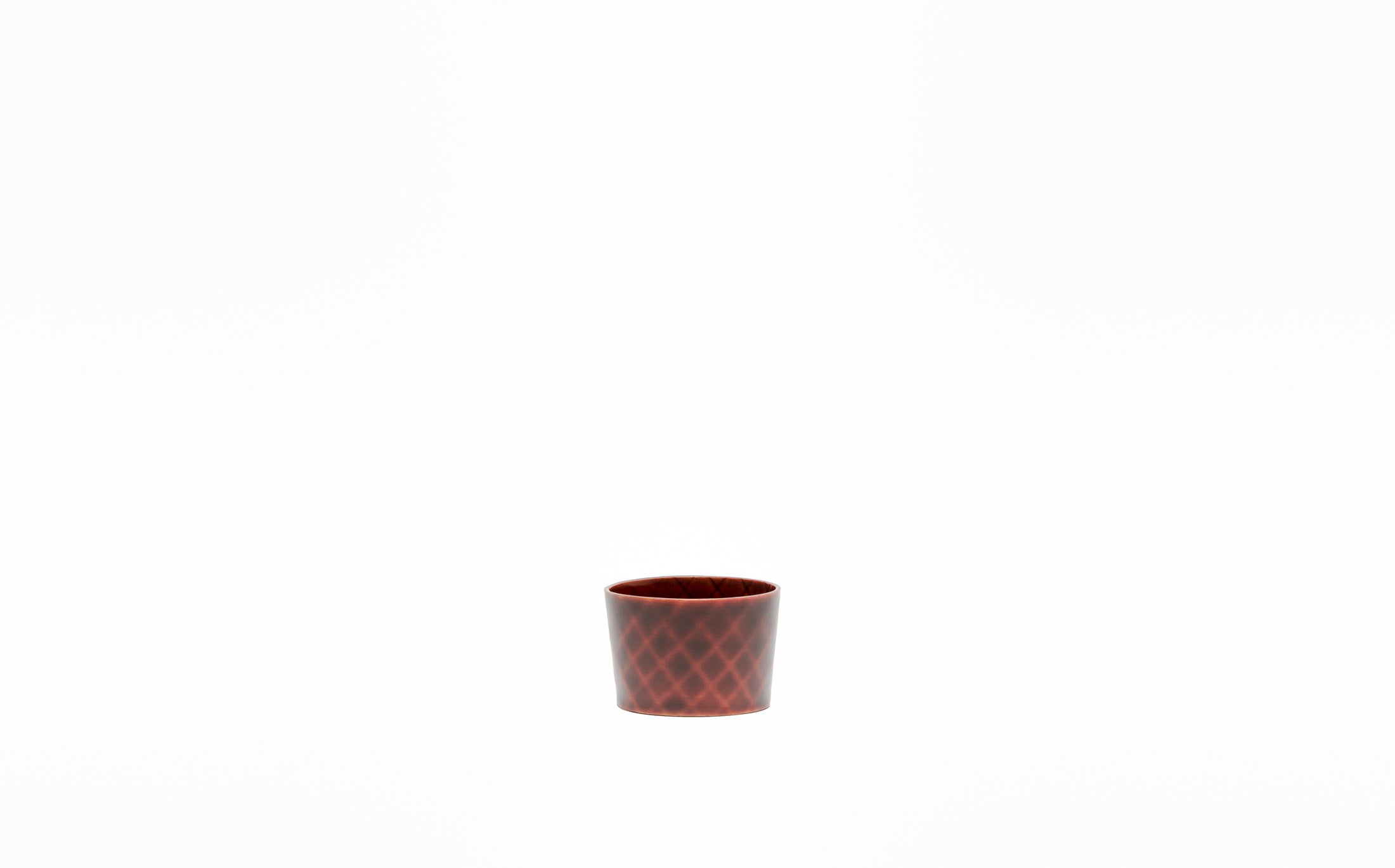 Omae - Red Shunkei - Sake Cup Woven-Bamboo Pattern