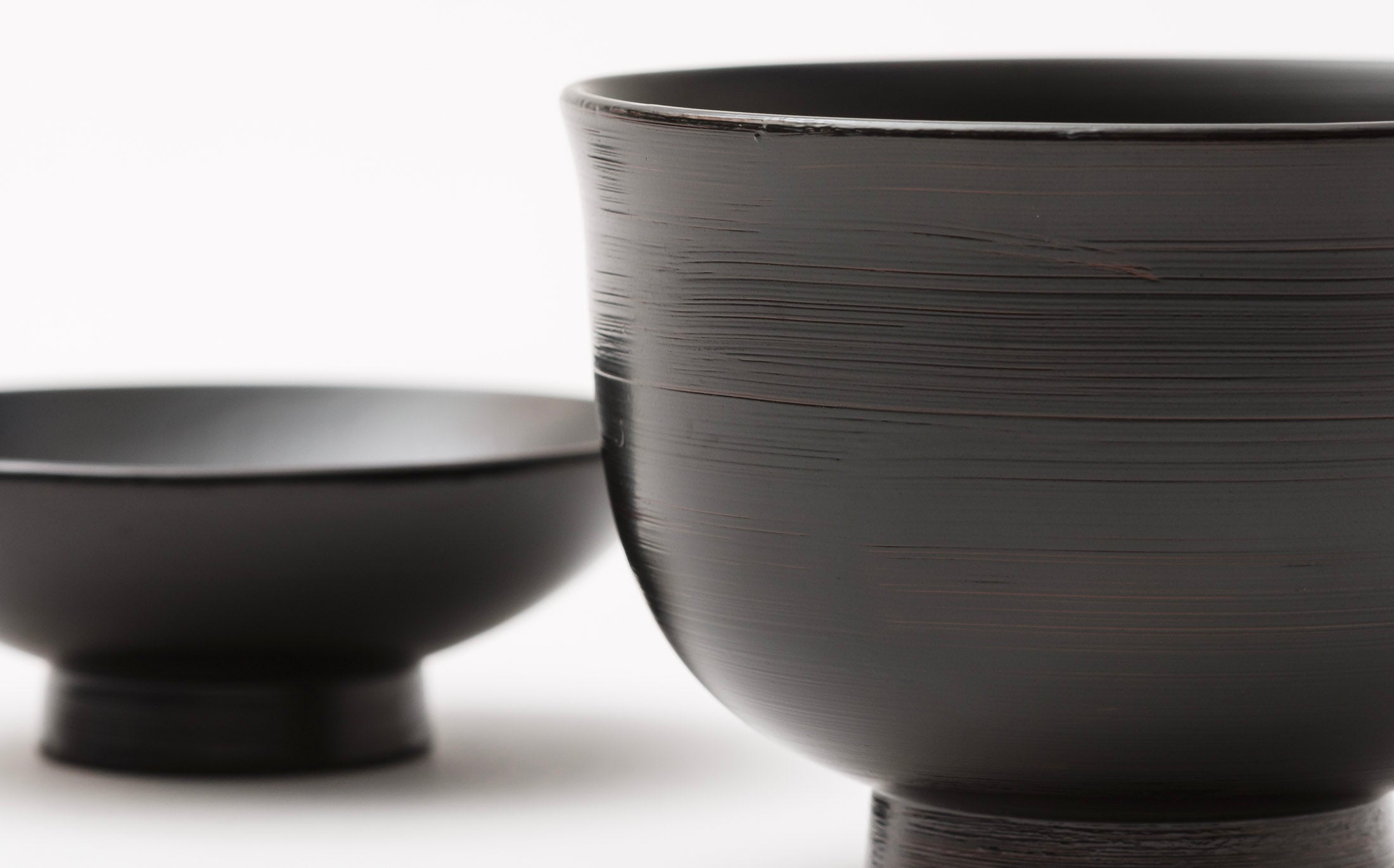 Tsubaki - Japanese Lacquer Brush Mark Black - Bowl with Lid Short