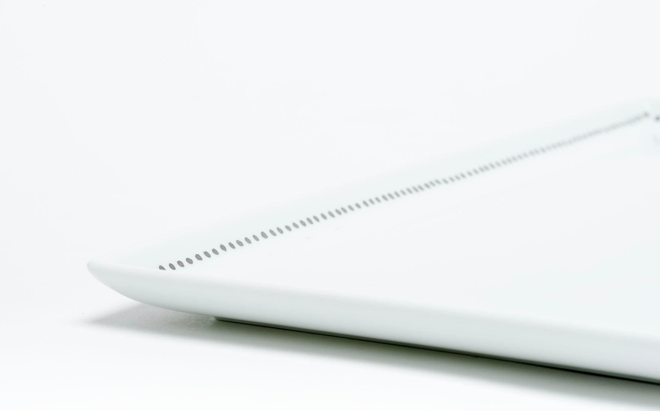 Yamabuki - Porcelain Dot Line Silver - Rectangle Plate