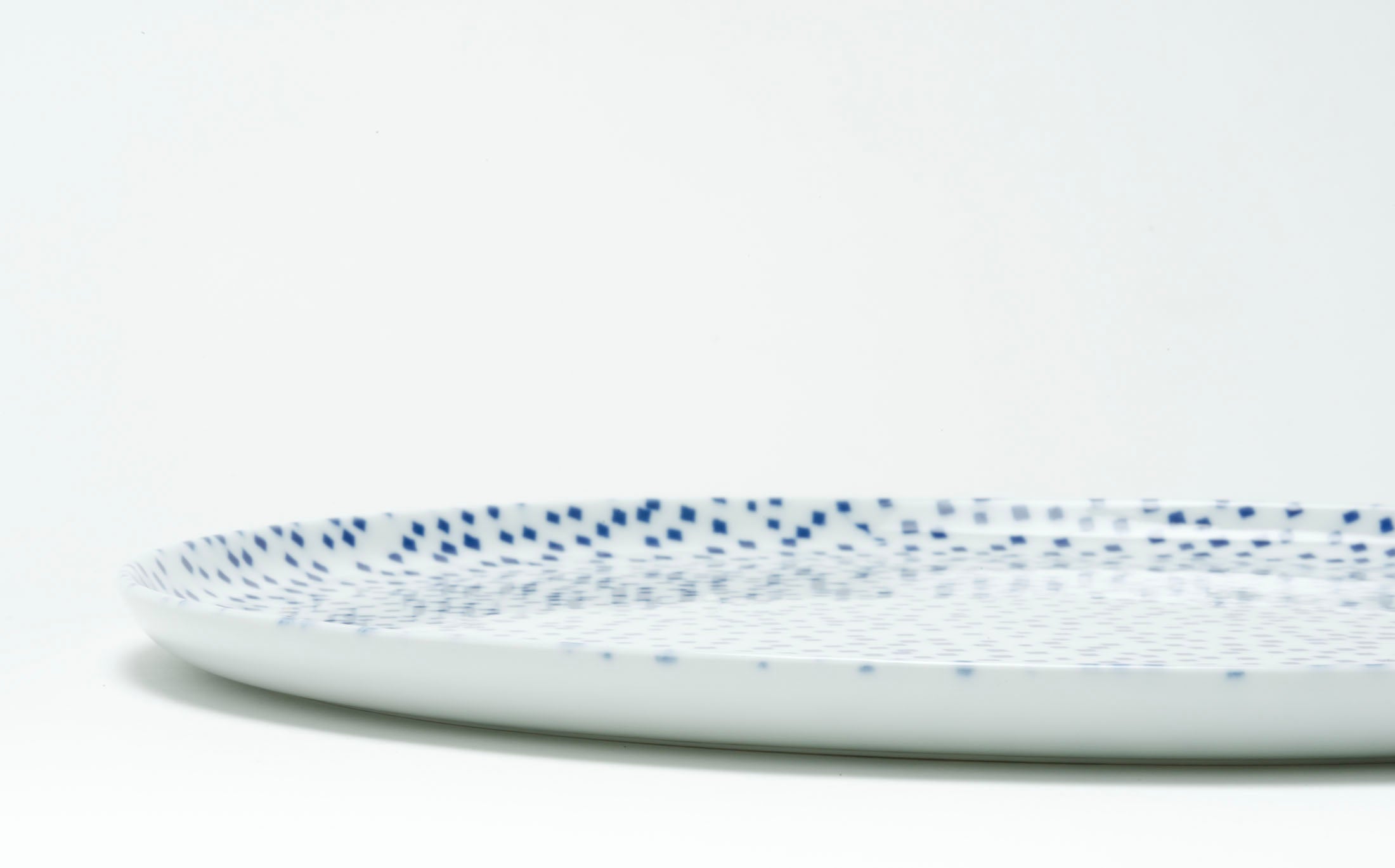 Yamabuki - Porcelain Square Blue - Round Plate