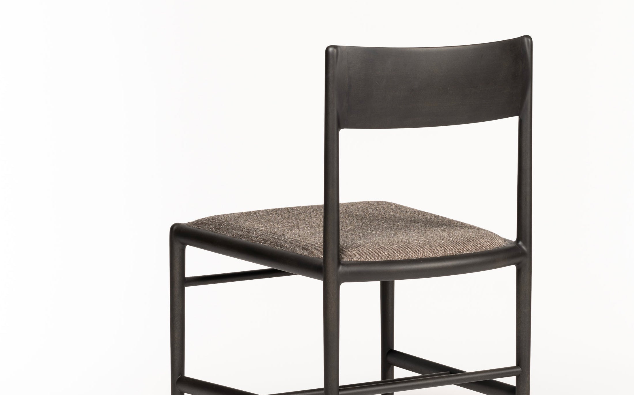 a chair on the vertical axis - sidechair - Charcoal grey
