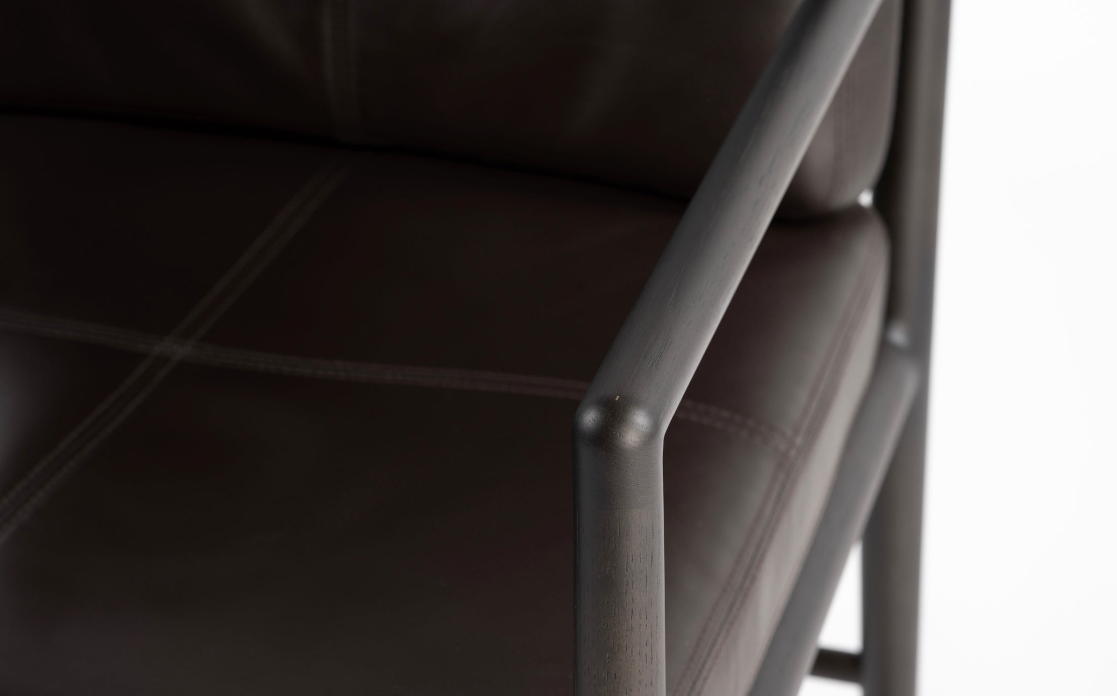 The sensitive comfortable armchair - Charcoal grey