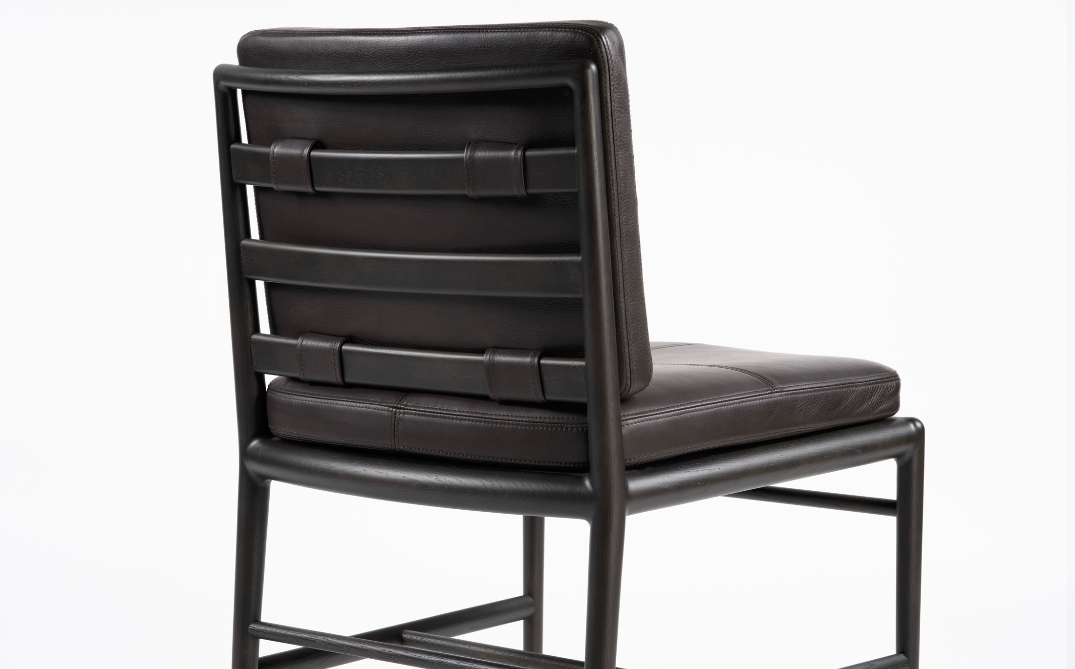 The sensitive comfortable side chair - Charcoal grey