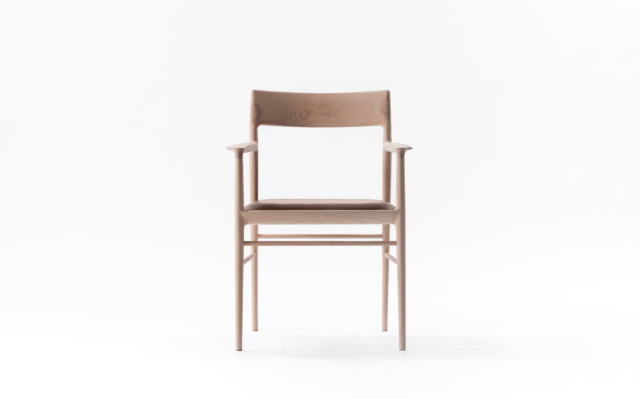 Arrow armchair #Seat materials_smooth leather 40103