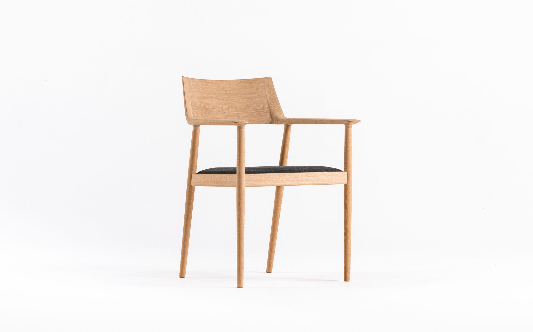 Falcon chair #Seat materials_fabric1 riff 07/78