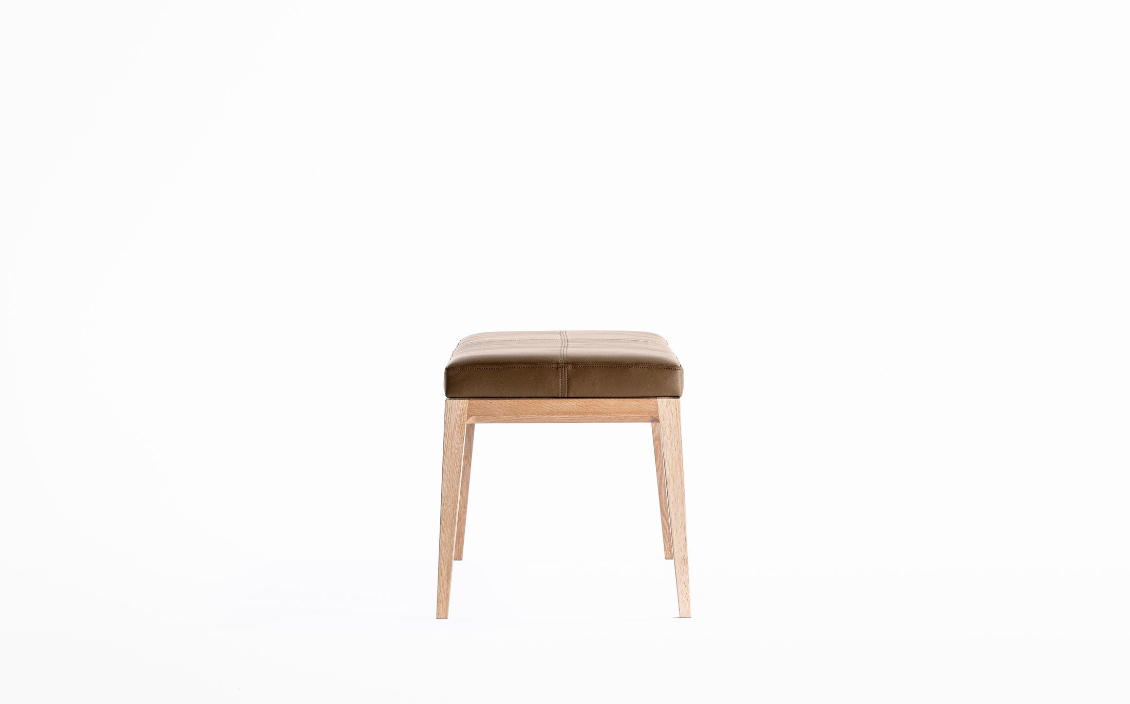 Ivan - oak beeswax #Seat materials_embossed leather 40206
