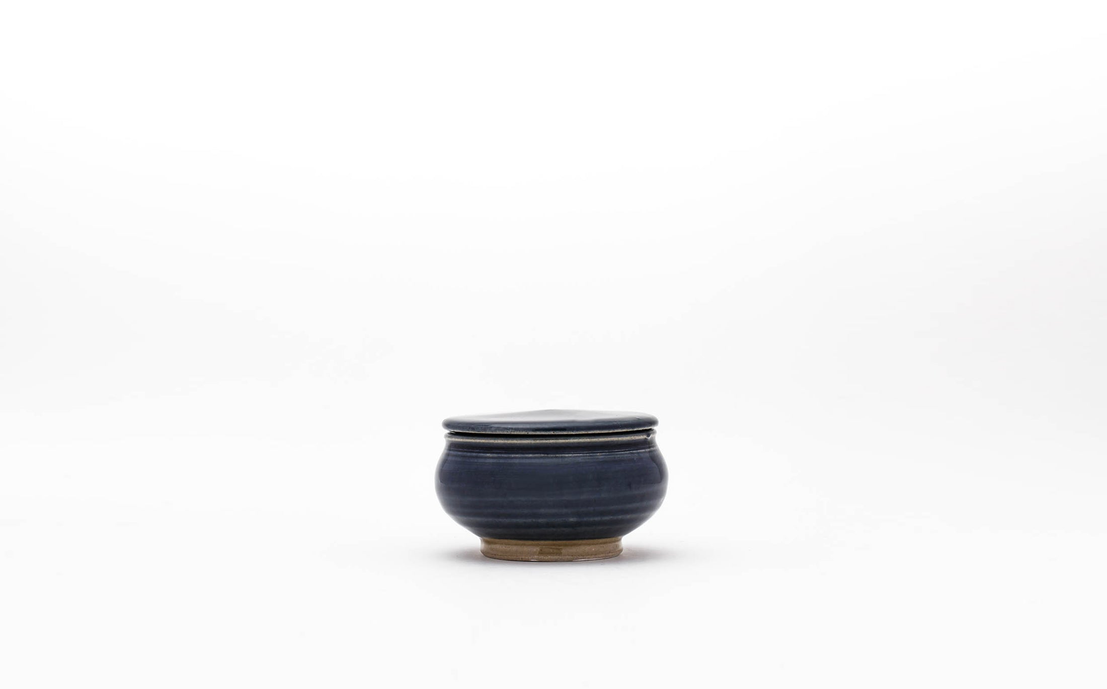 Iwami - Ceramic Blue - Flat Pot with Lid size3
