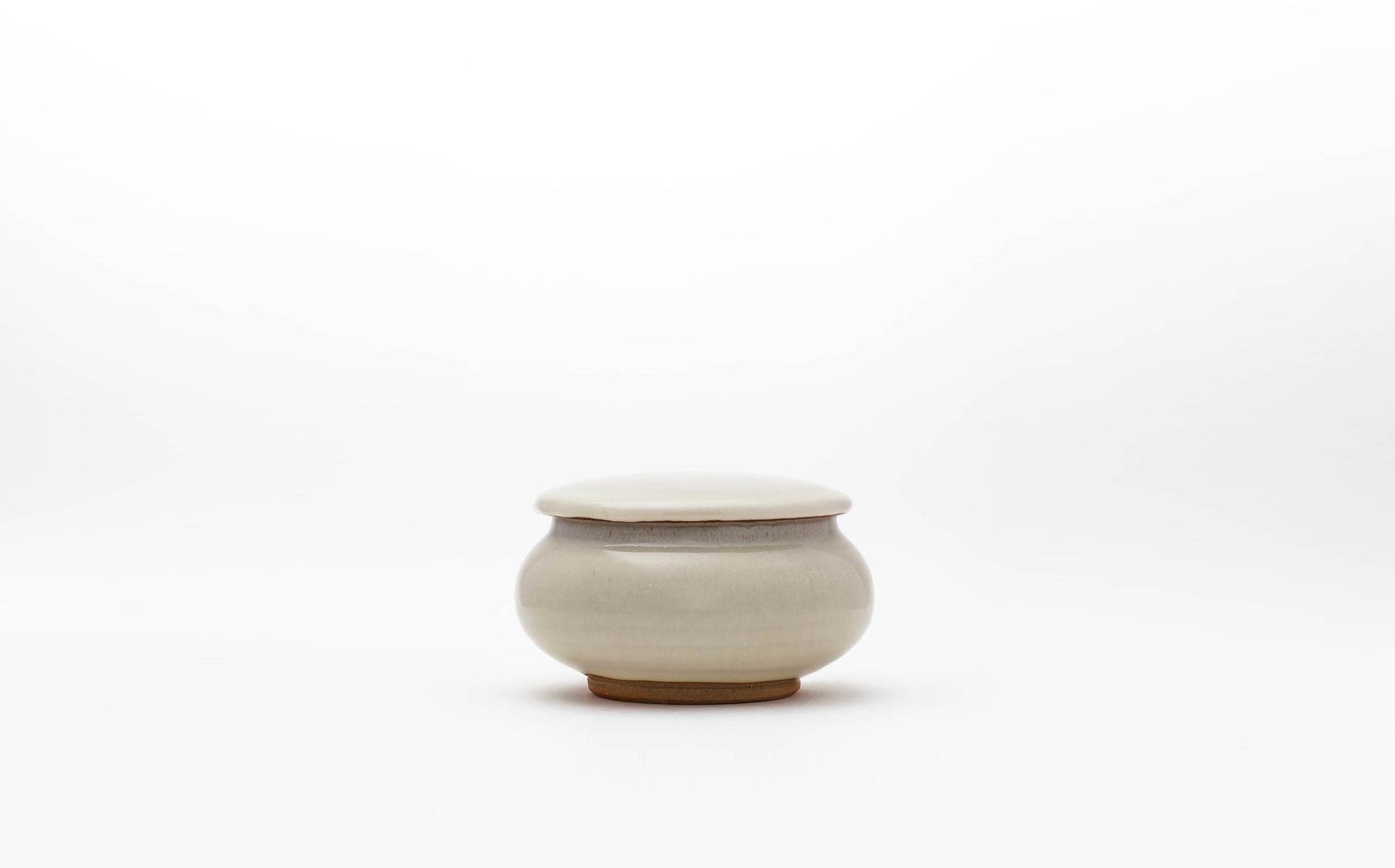 Iwami - Ceramic White - Flat Pot with Lid size4