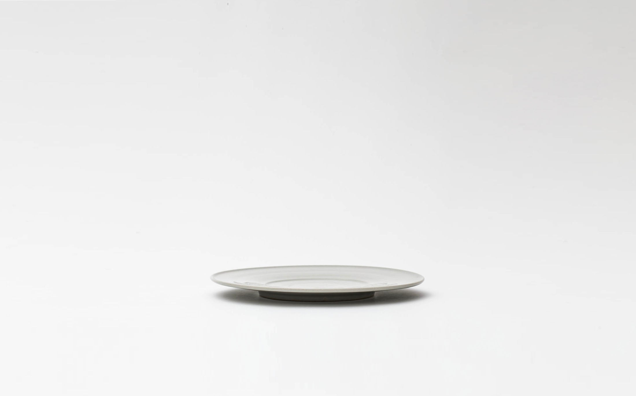 Miyuki Koizumi - Ceramic White - Rim Plate S