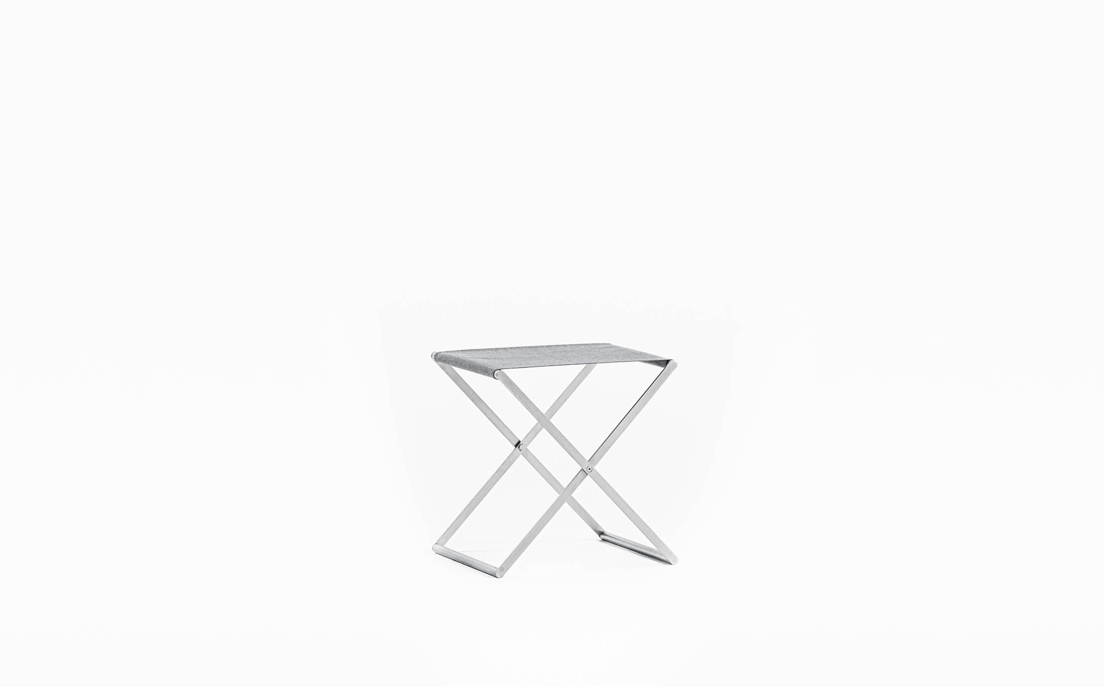 serpentine stool - stainless #Seat materials_fabric - smoke